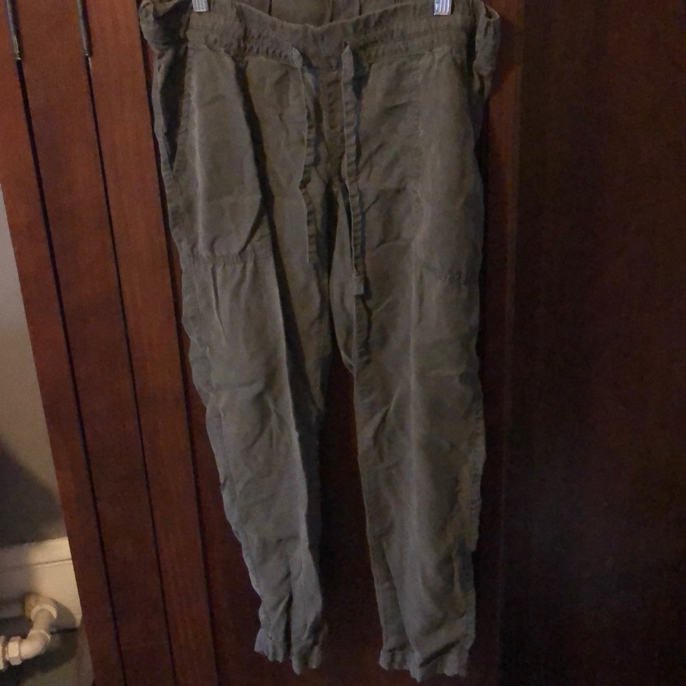 A Pea in the Pod jogger maternity pants
